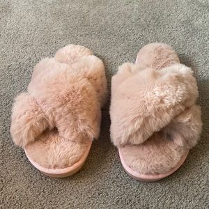 Cozy’s Girl Furry Band Slipper Rose Pink Size 9